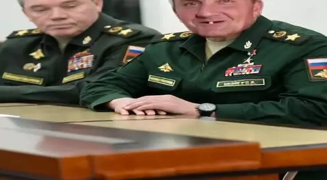 AI Video from prompt: На рыгал на стол, достал салфетку протер свои гн