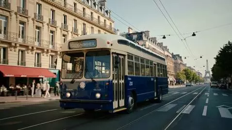 AI Video from prompt: 55-секундное видео о том что троллейбус едет по 