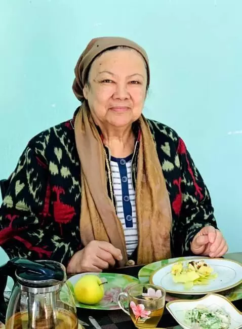 AI Video from prompt: Привет, мои внуки и внучки: Лайло, Отабек, Азизб