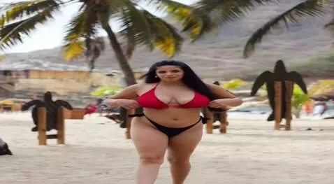 AI Video from prompt: an adorable girl with a cute and bubbly personal