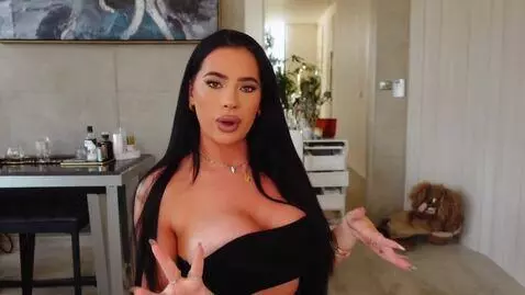 AI Video from prompt: Sexy big ass twerking