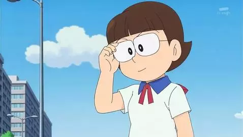 AI Video from prompt: She walking in city