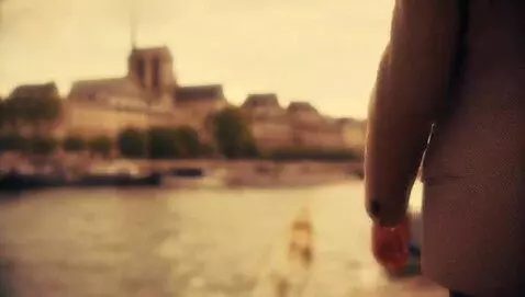 AI Video from prompt: Create a romantic vintage-style video featuring 