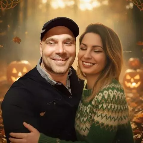 AI Video from prompt: девушка и парень обнимаются и целуются, выражени