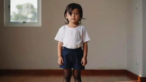 AI Video from prompt: black stockings，Chinese child，