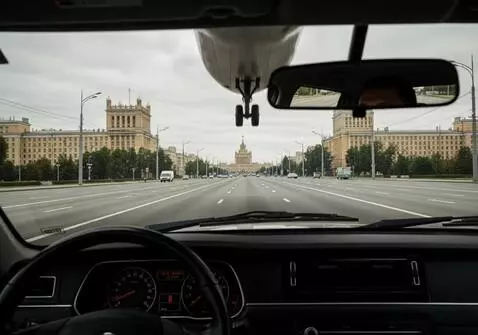 AI Video from prompt: большой транспортный самолет совершает посадку н