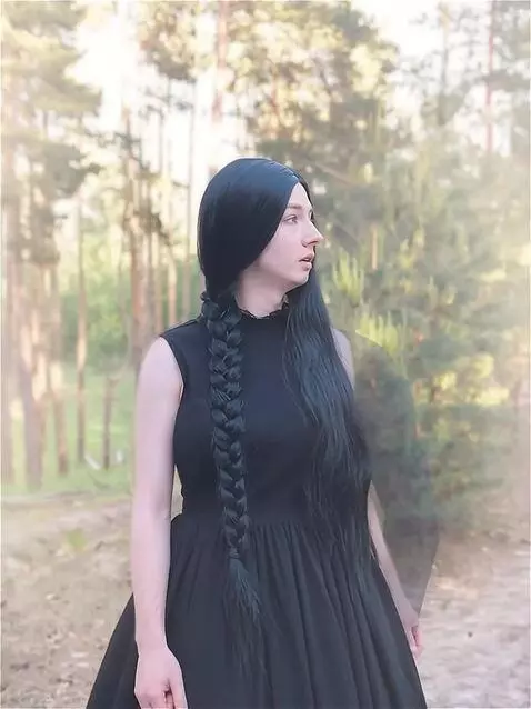 AI Video from prompt: Change gender, transform into girl, with very lo