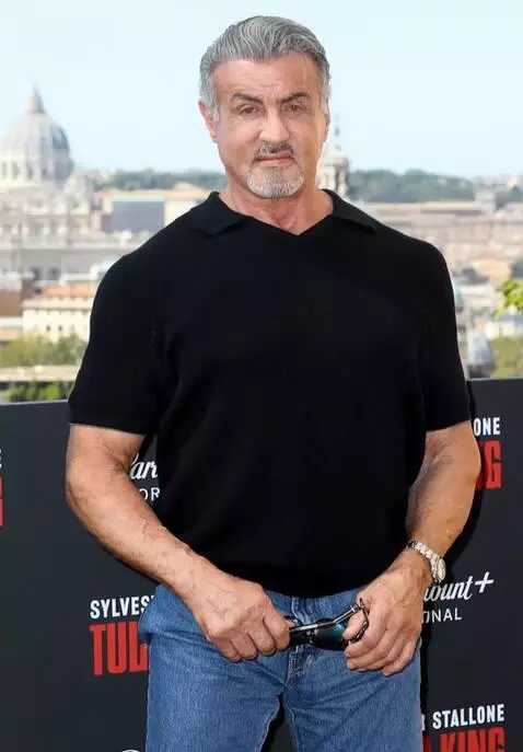 AI Video from prompt: просто оживи изображение 8к качество 60 кадров в