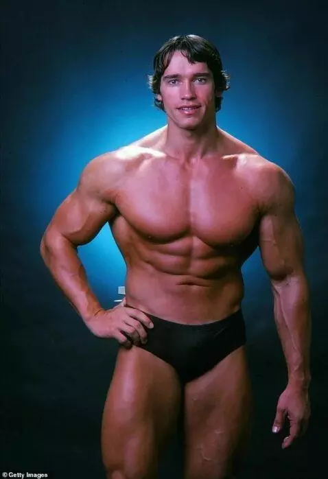 AI Video from prompt: просто стоит на месте немного двигается как обыч