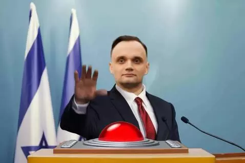 AI Video from prompt: Футуристическая сцена: мужчина с серьезным лицом