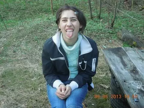 AI Video from prompt: высовывает язык и пускает слюни