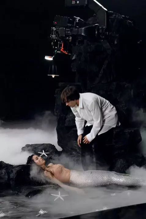 AI Video from prompt: оживить плавно без резких движений, МУЖЧИНА ОТХО