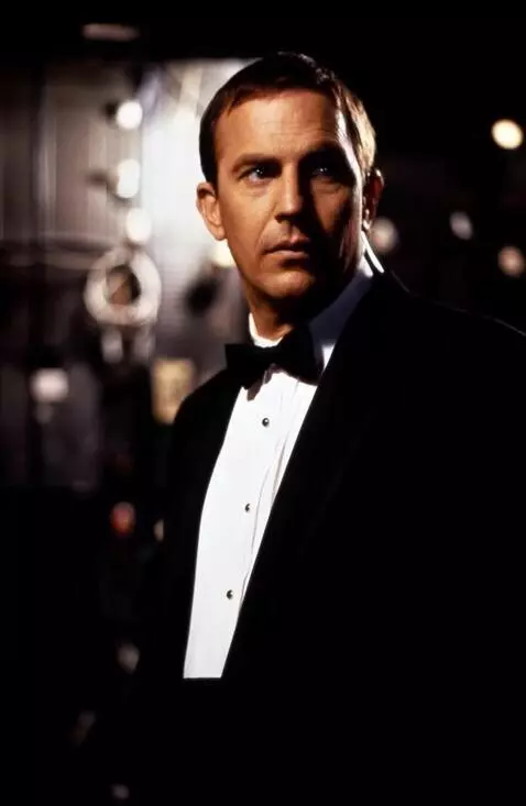 AI Video from prompt: просто стоит на месте как обычный нормальный чел