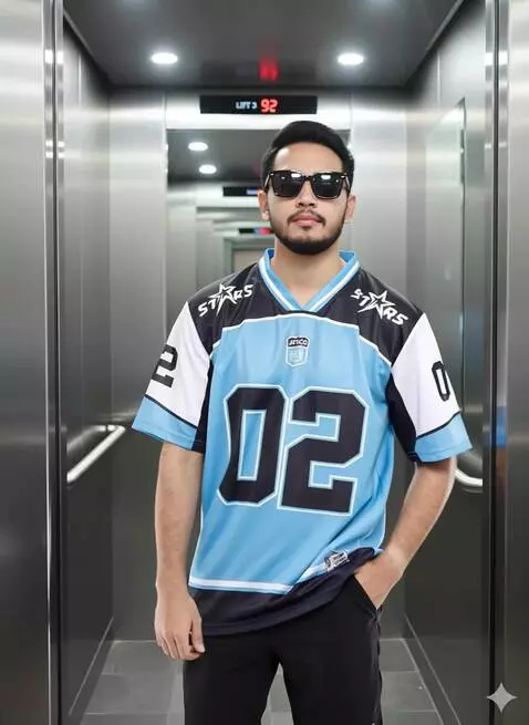 AI Video from prompt: Dia sedang bergaya seperti model pakaian profesi