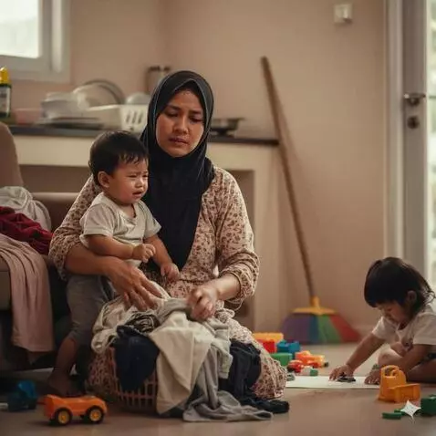 AI Video from prompt: wanita kondisi capek kerja, sambil membopong ata