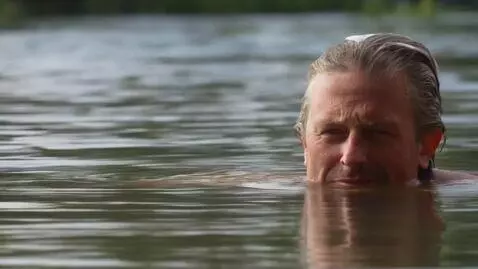 AI Video from prompt: чебурашка упал в лужу и попал в лужу и попал в р