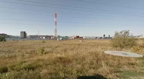 AI Video from prompt: гуляю по территории, снимаю электростанцию