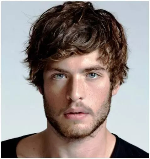 AI Video from prompt: The hair on a man's head grows inside his head a