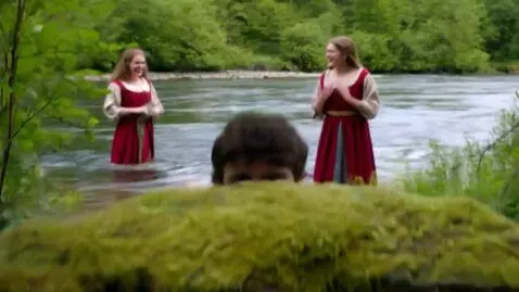 AI Video from prompt: A 10-second continuous shot, cinematic video. A 