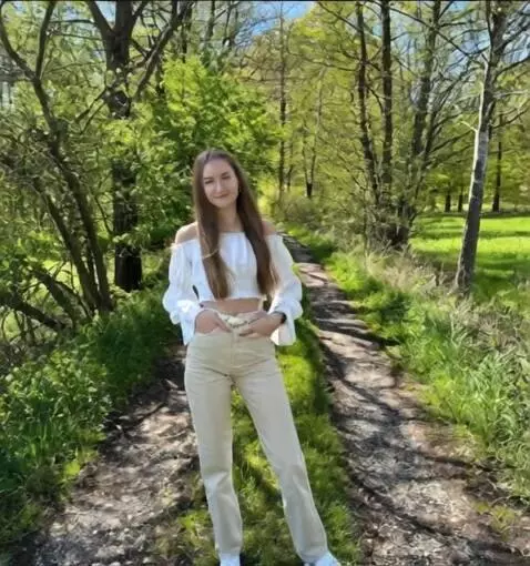 AI Video from prompt: Unrealistic pregnant belly inflation