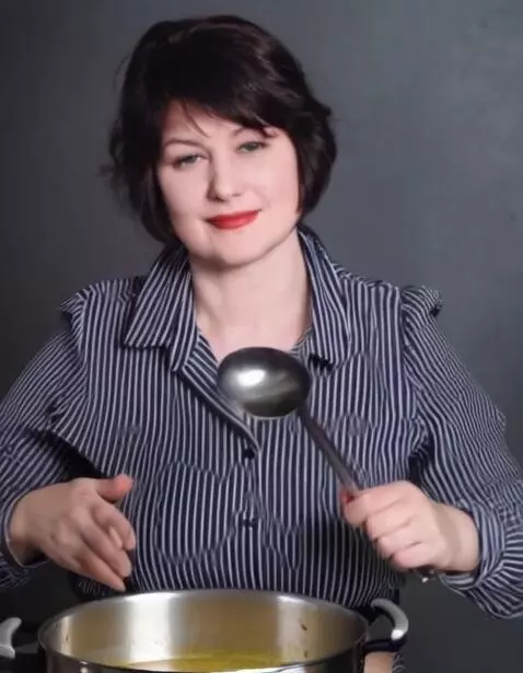 AI Video from prompt: Cooking soup with ladle