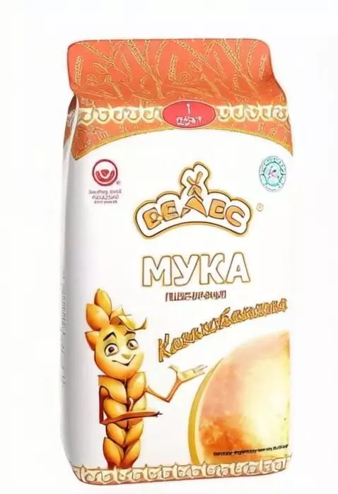 AI Video from prompt: На фото - пакет муки. Пропорции фото менять нель