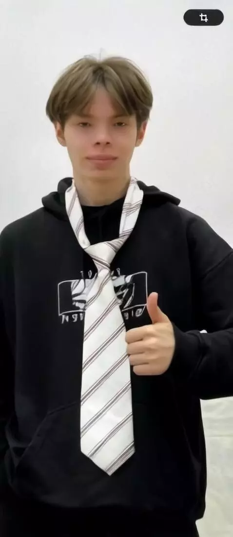 AI Video from prompt: make black ductape mummification and tape my mou