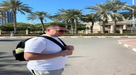 AI Video from prompt: Сделай мне мышечную массу и убери живот чтоб выг