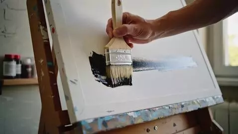 AI Video from prompt: И с напором вдавлю на мольберт Кистью.