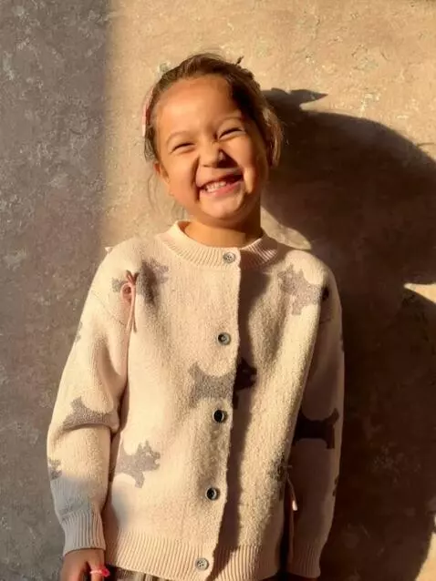 AI Video from prompt: Просто стоит прыгает и смеется  8к качество 60ка