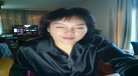 AI Video from prompt: she was trapped by the charm of the handsome man