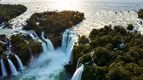 AI Video from prompt: A stunning ultra realistic aerial birds eye view