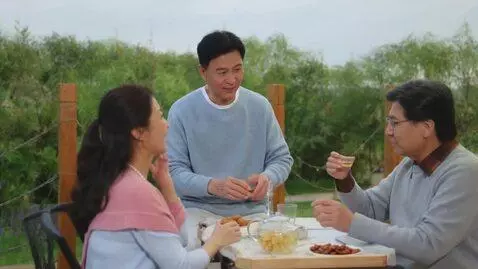 AI Video from prompt: Make Money Effortlessly with Huge.com — Your Vid