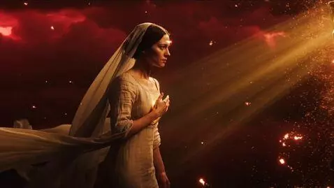 AI Video from prompt: 16:9 hyperreal Renaissance–mythic cinematic real