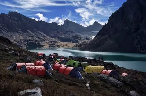 AI Video from prompt: Living photo. A sudden weather change in the mou