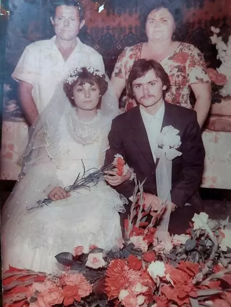 AI Video from prompt: The camera is completely static. Zoom, pan, tilt