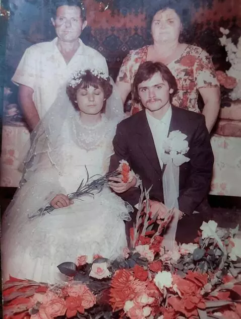 AI Video from prompt: The camera is completely static. Zoom, pan, tilt