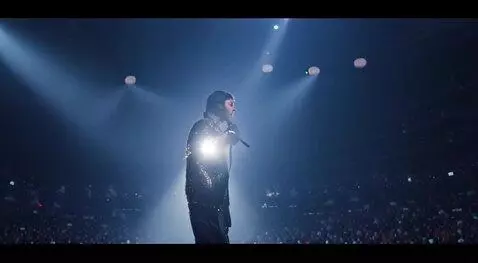 AI Video from prompt: Nico Santos Nummer 1