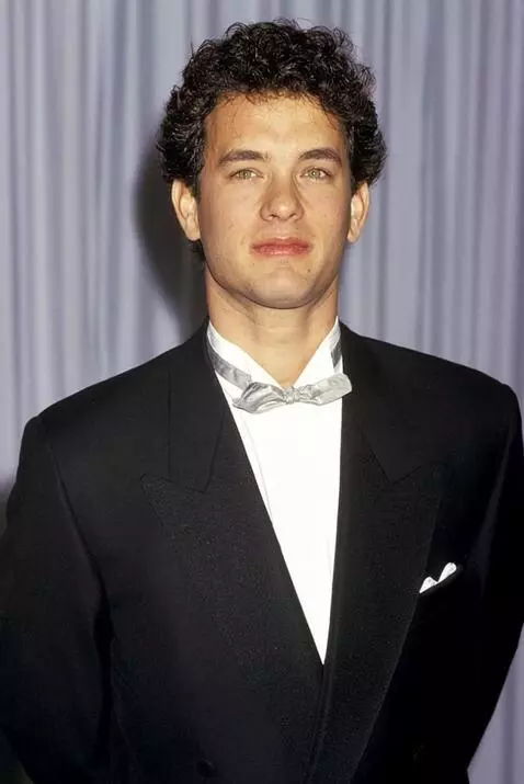 AI Video from prompt: просто стоит  как обычный нормальный человек нем