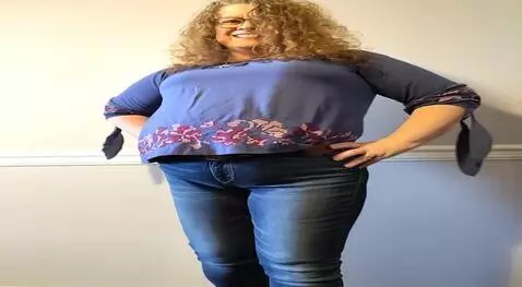 AI Video from prompt: Dancing  in circles