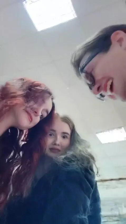 AI Video from prompt: создай ситуацию где марина красноволосая девушка