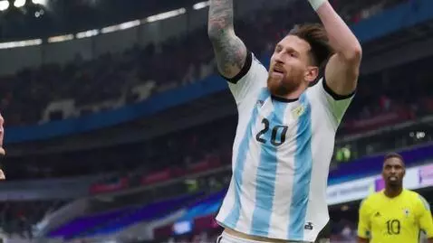 AI Video from prompt: Ronaldo with the world cup jumping