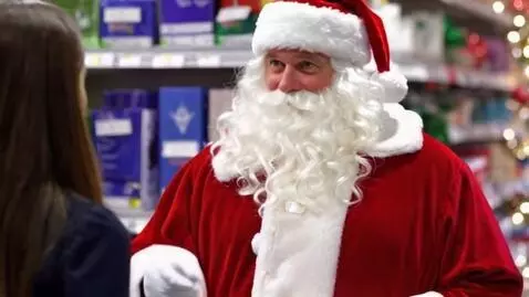 AI Video from prompt: Тема: Санта Клаус залетел в салон Мегафон, говор