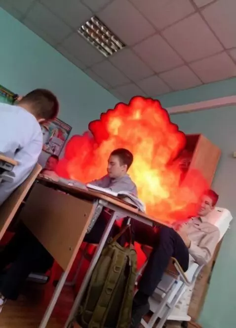 AI Video from prompt: Сделай так чтобы мальчик который сидит на стуле 