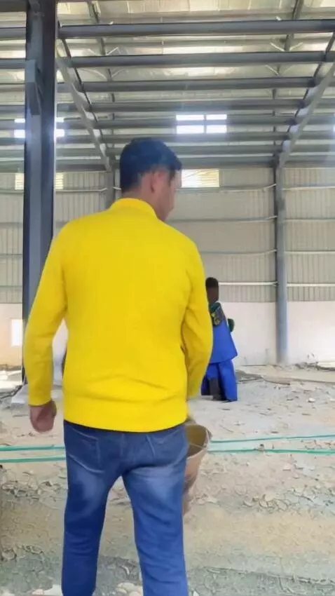 AI Video from prompt: एउटा टाढाको पहाडी गाउँमा एक किसान बस्थ्यो। किसान