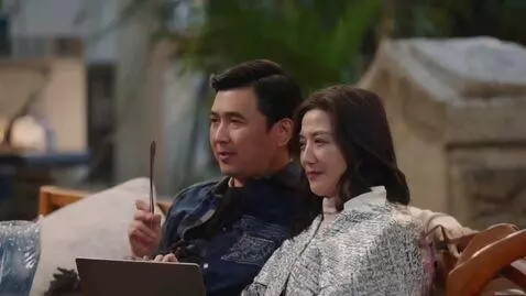 AI Video from prompt: колдун сидит