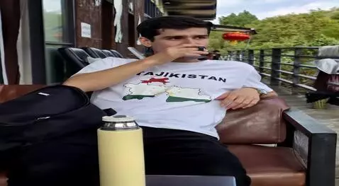 AI Video from prompt: make me drink a cultural chinese tea