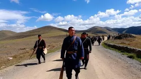 AI Video from prompt: От станицы до станицы, от степных дорог Нас хран