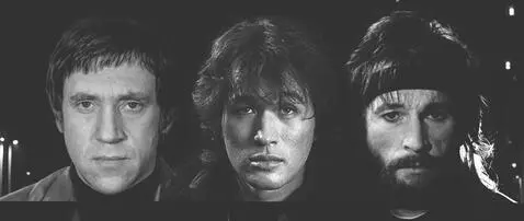 AI Video from prompt: Позируют.... Ночной город