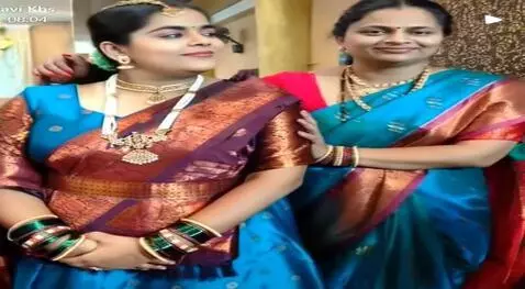 AI Video from prompt: kiss lesbian